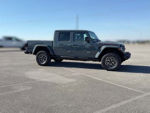 New 2025 Jeep Gladiator Rubicon image 15