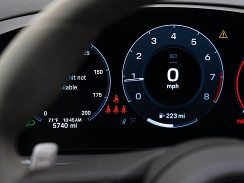 Used 2025 Porsche Cayenne GTS image 25