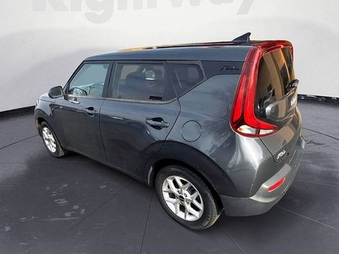 Used 2022 Kia Soul LX w/ Technology Package FWD image 3