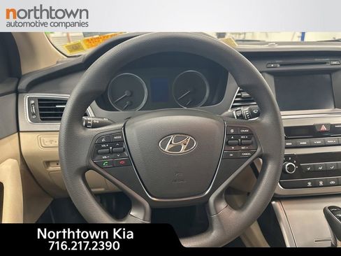 Used 2017 Hyundai Sonata SE FWD image 7