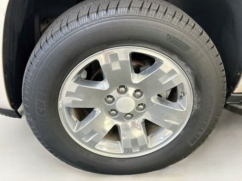 Used 2007 GMC Yukon SLT w/ SLT Preferred Equipment Group AWD/4WD image 11