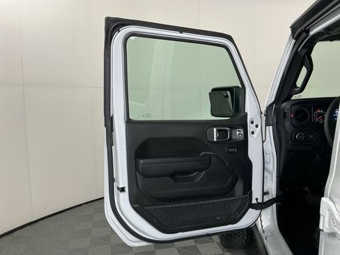 Used 2024 Jeep Wrangler Unlimited Rubicon image 19