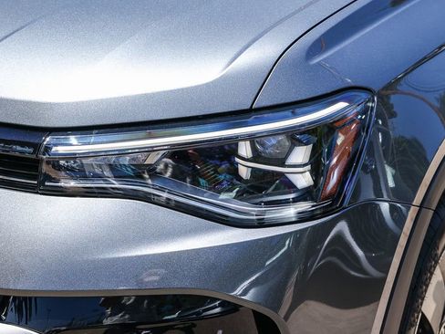 New 2025 Volkswagen Taos S image 17