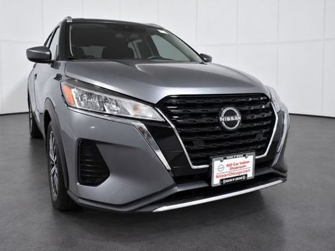 Used 2022 Nissan Kicks SV FWD image 3
