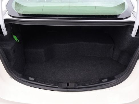 Used 2019 Ford Fusion SE FWD image 21
