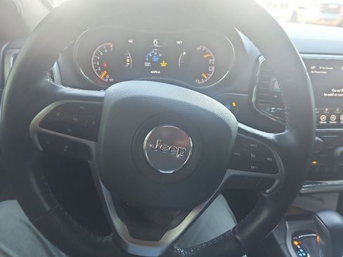 Used 2022 Jeep Grand Cherokee Laredo X AWD/4WD image 6