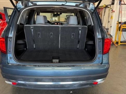 Used 2018 Honda Pilot Touring image 11
