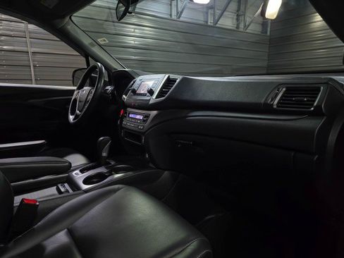 Used 2019 Honda Ridgeline RTL image 17