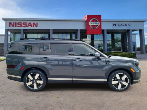 Used 2025 Hyundai Santa Fe Limited w/ Tow & Go Package image 3