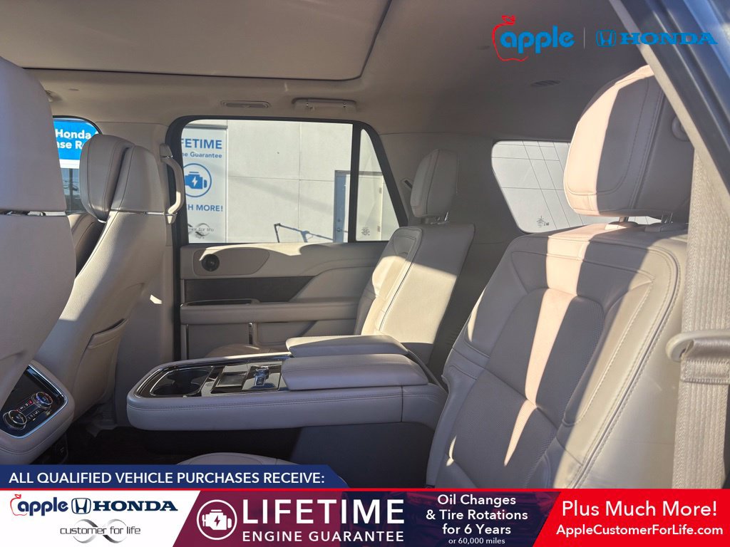 Used 2019 Lincoln Navigator L Reserve AWD/4WD image 5
