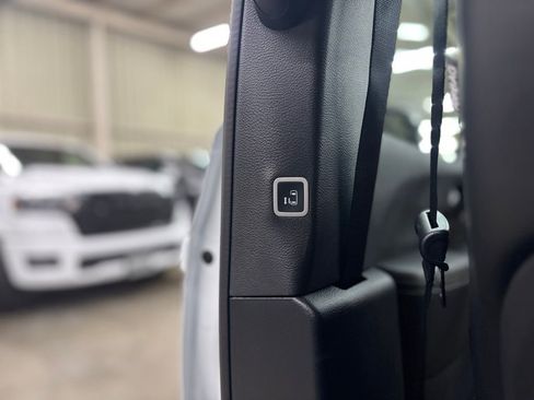 New 2026 Chrysler Voyager LX image 15