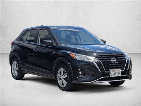 Used 2022 Nissan Kicks S FWD image 3