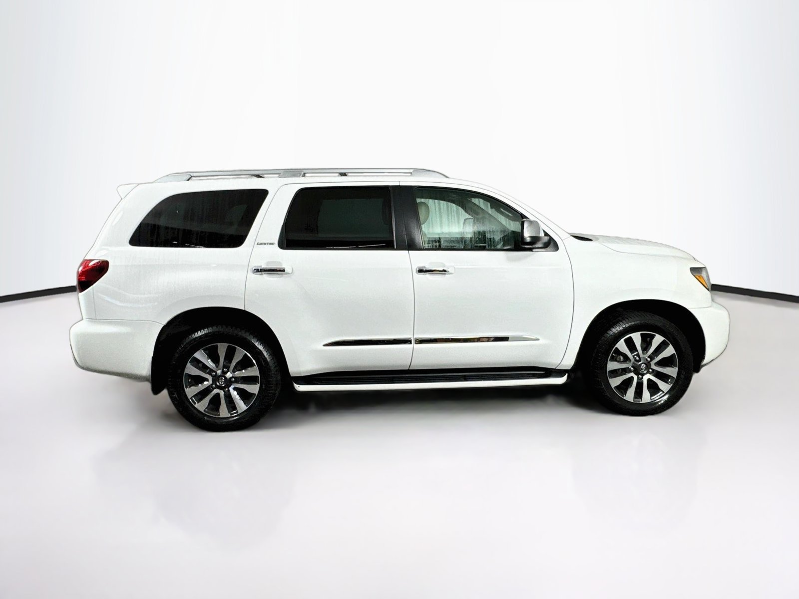 Used 2020 Toyota Sequoia Limited w/ Safety & Convenience Package AWD/4WD image 8
