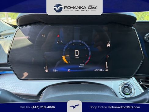 Used 2025 Chevrolet Trax LT w/ LT Convenience Package FWD image 9
