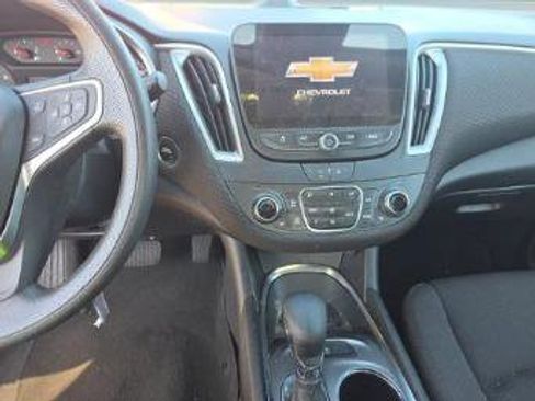 Used 2023 Chevrolet Malibu LT FWD image 17