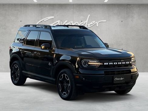 Used 2023 Ford Bronco Sport Outer Banks w/ Tech Package AWD/4WD image 2