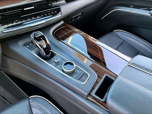 Used 2023 Cadillac Escalade Premium Luxury RWD image 14