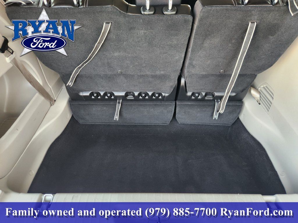 Used 2024 Chrysler Pacifica Touring-L FWD image 25