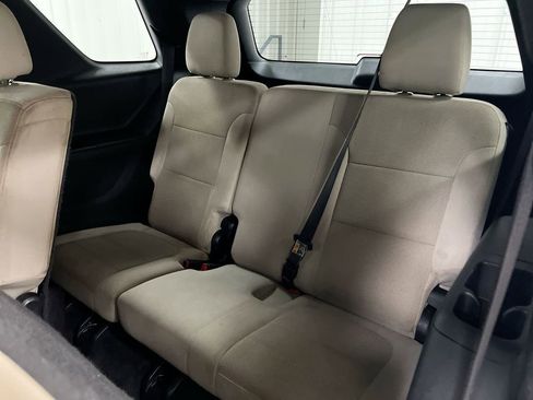 Used 2022 Chevrolet Traverse LS AWD/4WD image 23