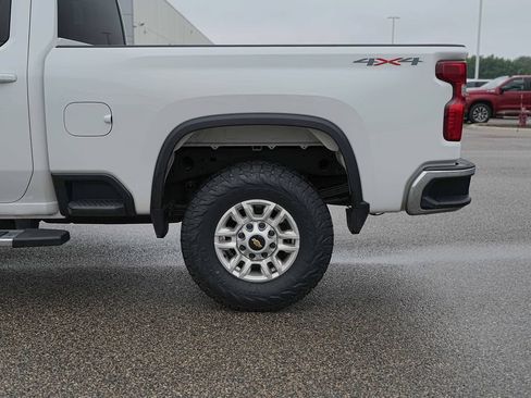 Used 2025 Chevrolet Silverado 2500 LT w/ Convenience Package AWD/4WD image 12