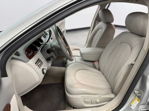 Used 2011 Buick Lucerne CXL w/ Driver Confidence Package FWD image 43