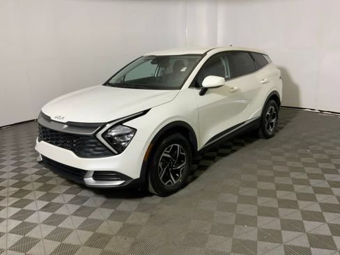 Used 2023 Kia Sportage LX AWD/4WD image 12