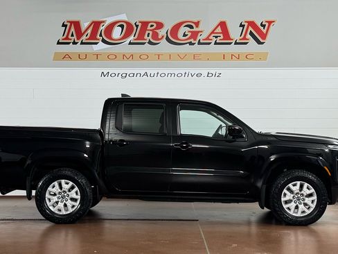 Used 2022 Nissan Frontier SV w/ Technology Package image 2