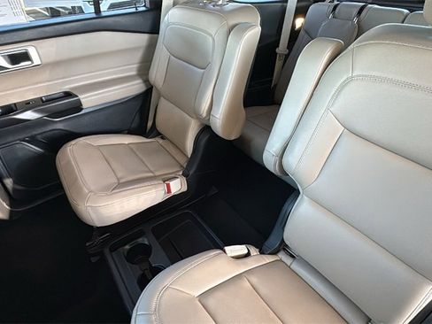 Certified 2020 Ford Explorer XLT w/ Equipment Group 202A image 22