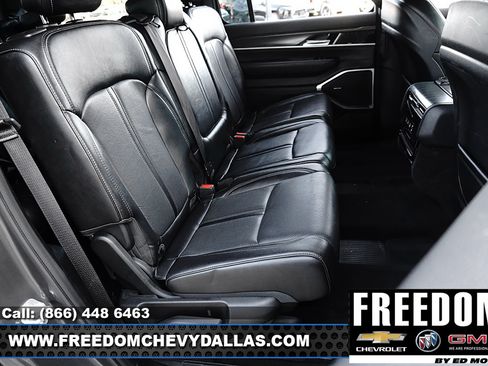 Used 2024 Jeep Wagoneer Series II w/ Flexible Seating Group AWD/4WD image 12