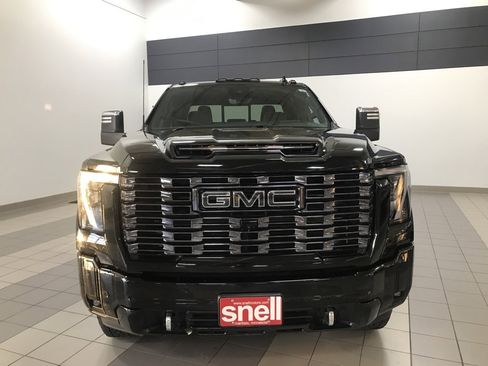 Used 2025 GMC Sierra 3500 Denali Ultimate image 10