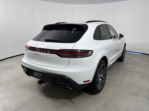 Certified 2025 Porsche Macan image 7