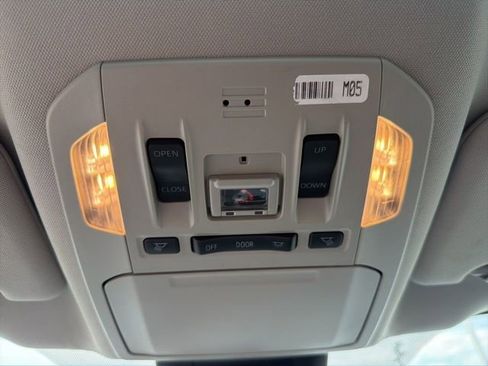 Used 2023 Toyota Highlander XLE image 23