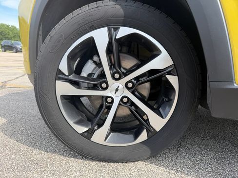 Used 2024 Chevrolet Trax RS w/ Driver Confidence Package FWD image 32