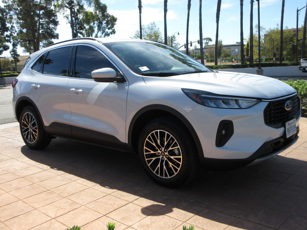 Used 2025 Ford Escape SE FWD image 7