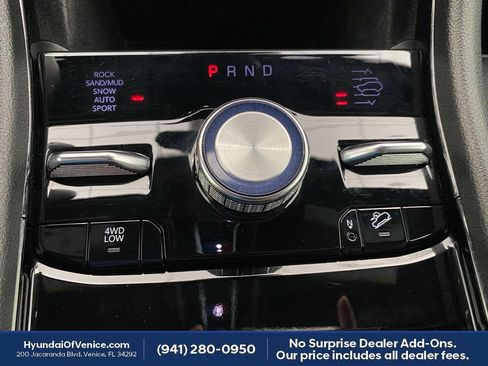 Used 2022 Jeep Grand Cherokee Overland AWD/4WD image 16