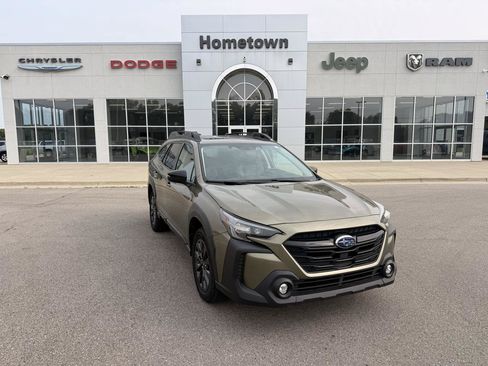 Used 2025 Subaru Outback Onyx Edition AWD/4WD image 1