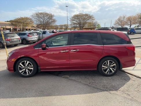 Used 2024 Honda Odyssey Touring image 2