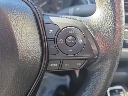 Used 2025 Toyota Corolla LE image 21