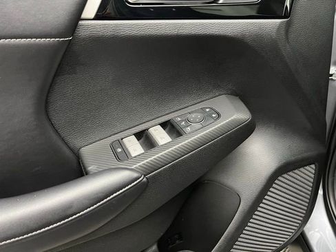 Used 2024 Mitsubishi Outlander SE image 35