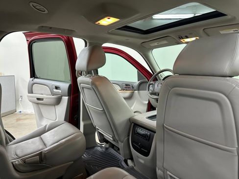 Used 2012 GMC Yukon SLT w/ SLT-2 Equipment Package AWD/4WD image 24