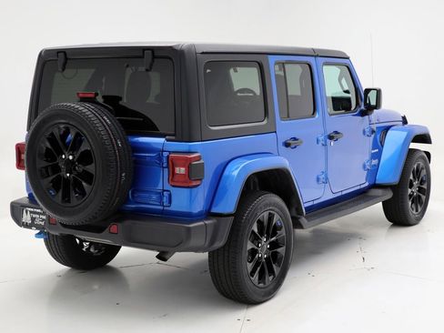 Used 2023 Jeep Wrangler Unlimited Sahara w/ Cold Weather Group image 8