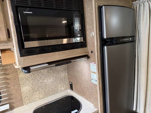 Used 2014 Mercedes-Benz Sprinter 3500 image 69