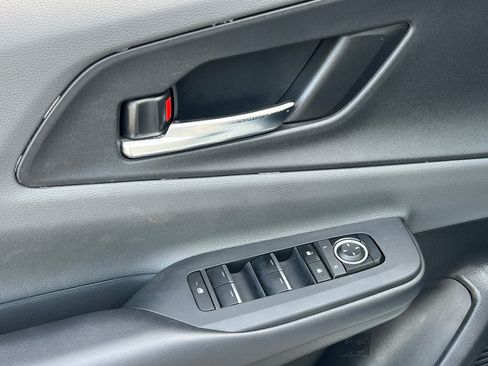 Certified 2023 Toyota Prius XLE AWD/4WD image 11
