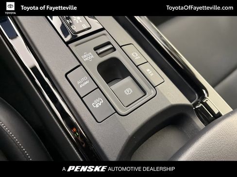 Used 2026 Toyota Prius Plug-In Hybrid FWD image 34