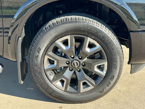 Used 2024 Nissan Titan Platinum Reserve w/ Moonroof Package AWD/4WD image 10