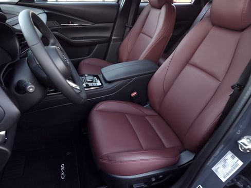 Used 2025 MAZDA CX-30 AWD 2.5 S w/ Preferred Package image 9