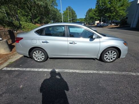 Used 2016 Nissan Sentra SV FWD image 5