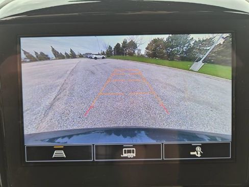 Used 2023 Chevrolet Traverse LT FWD image 28