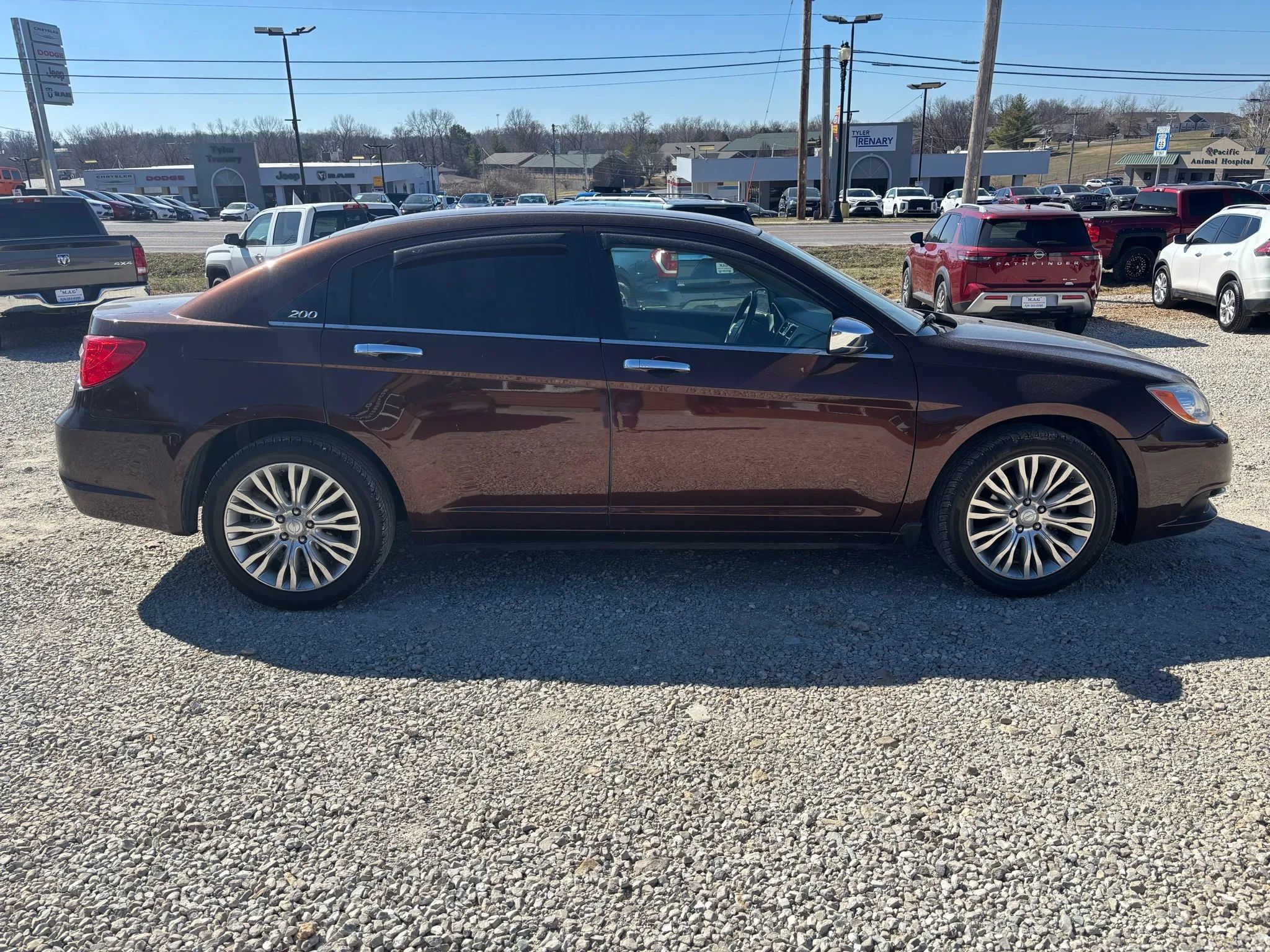 Used 2012 Chrysler 200 Limited FWD image 6
