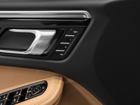 Certified 2024 Porsche Macan S AWD/4WD image 25